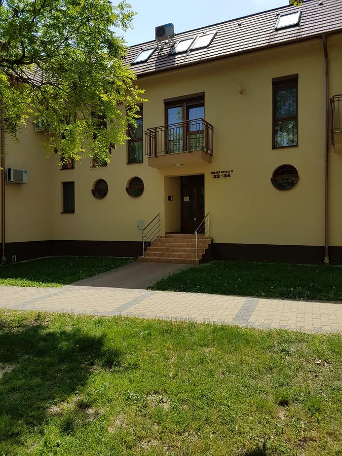 Tahiti Apartman Hajdúszoboszló Exterior foto