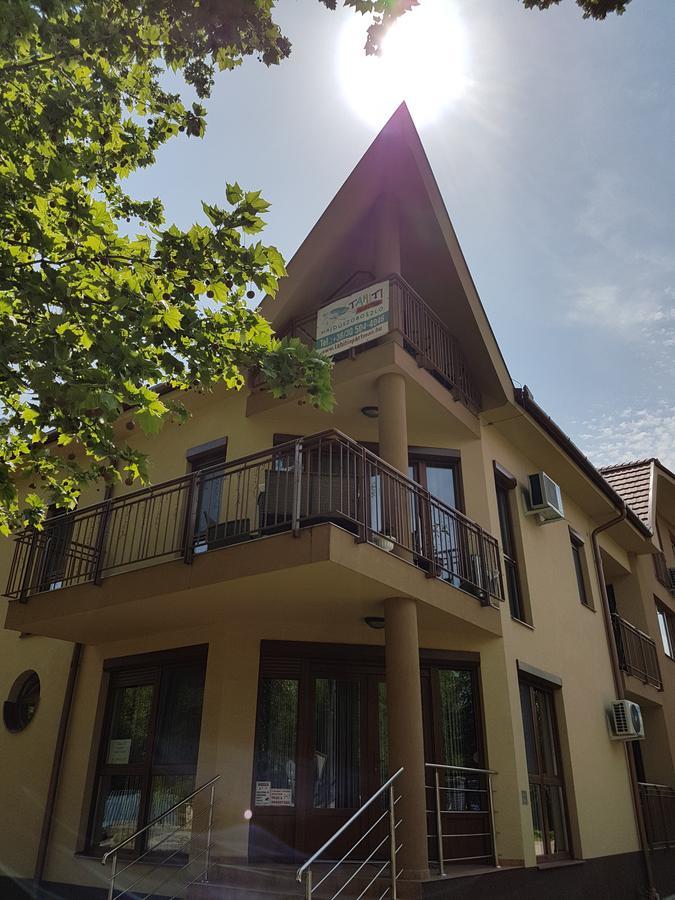 Tahiti Apartman Hajdúszoboszló Exterior foto